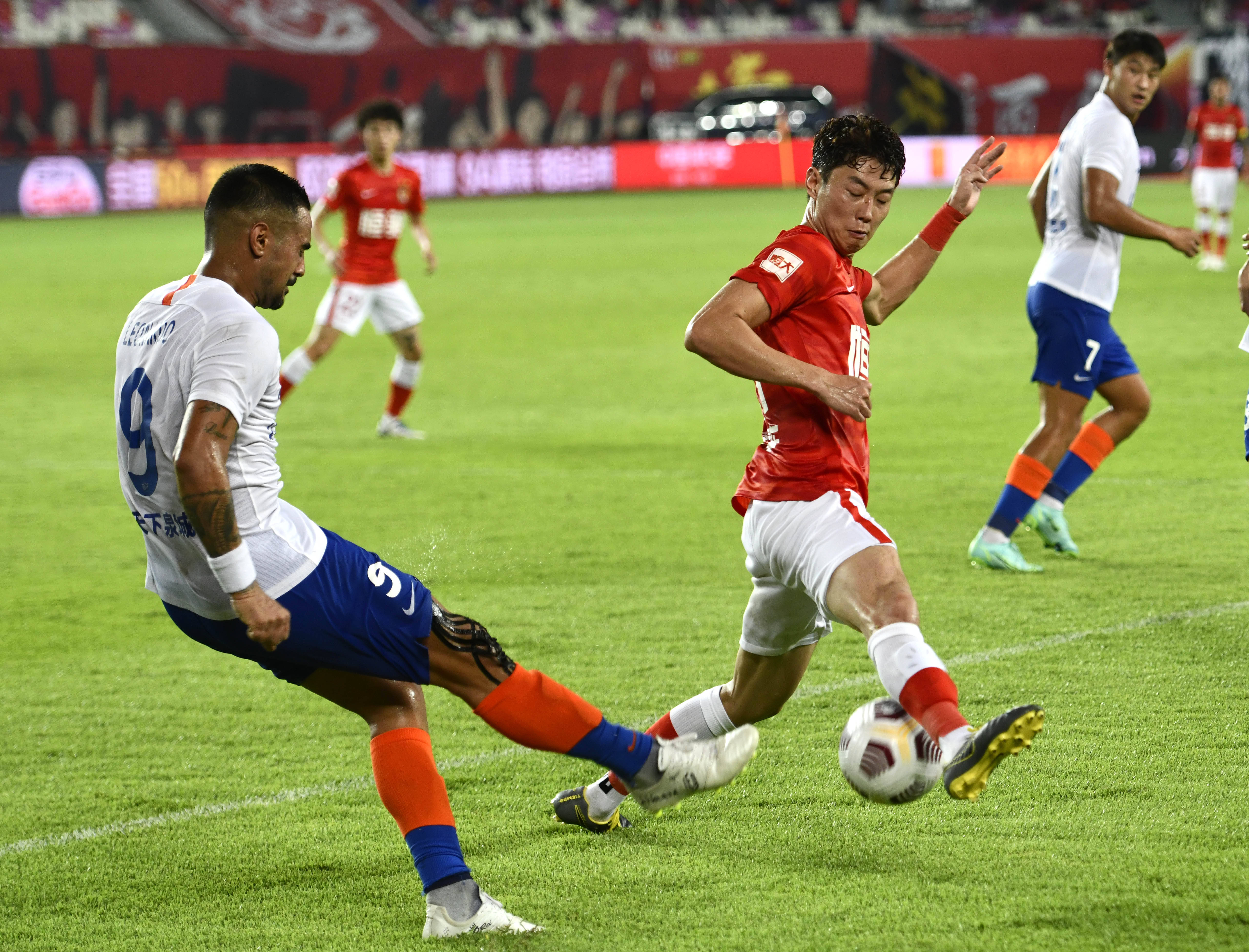 潜行玩家